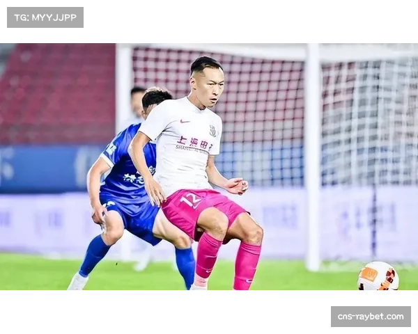 上海申花老将吴曦经验丰富 中场调度作用重要